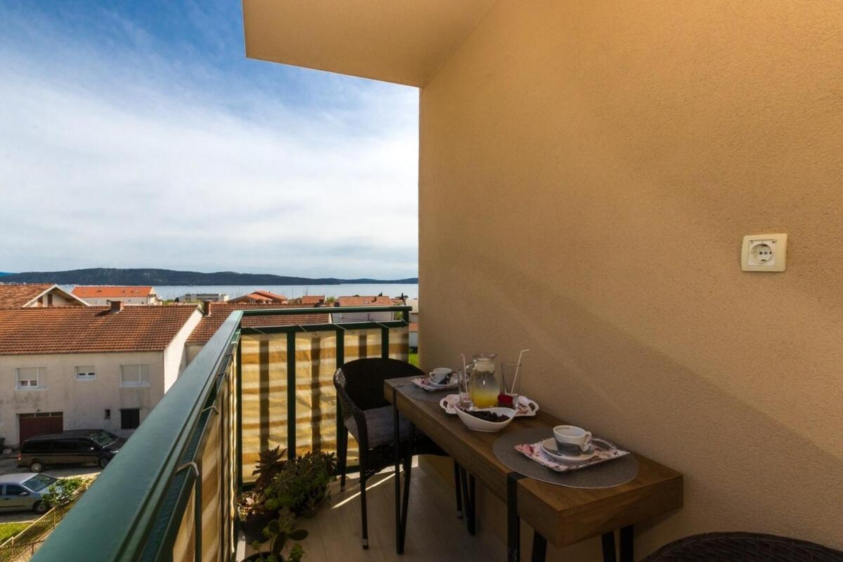 Apartments With A Parking Space Kastel Gomilica, Kastela - 21138 Exterior foto