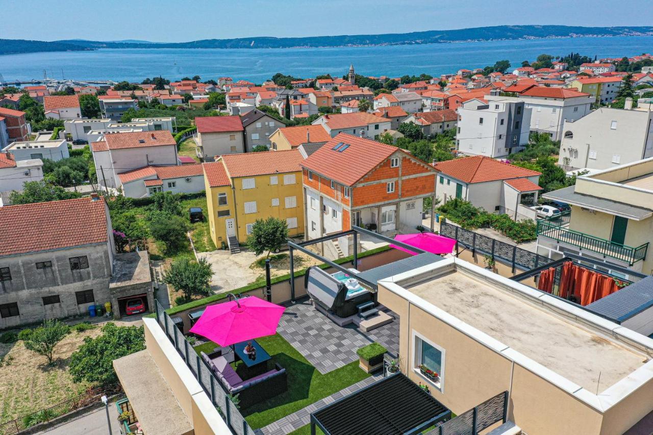 Apartments With A Parking Space Kastel Gomilica, Kastela - 21138 Exterior foto